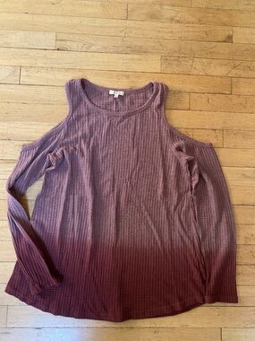 Kori  light weight thermal. Ombré. Pretty color. Open shoulder . Size medium